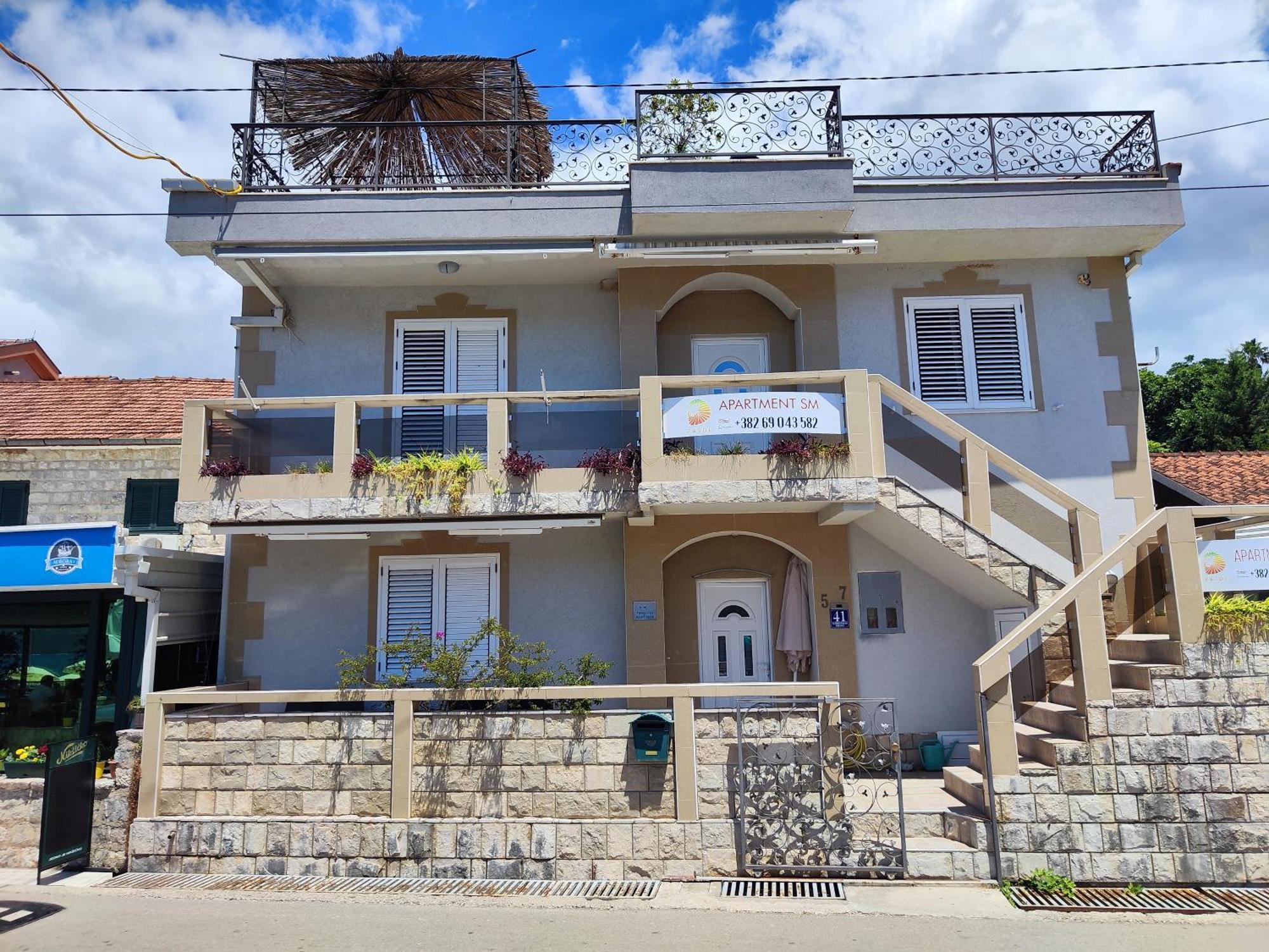 Apartment Sm Херцег Нови Екстериор снимка