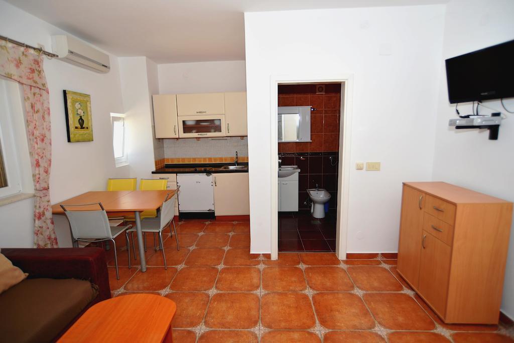 Apartment Sm Херцег Нови Стая снимка
